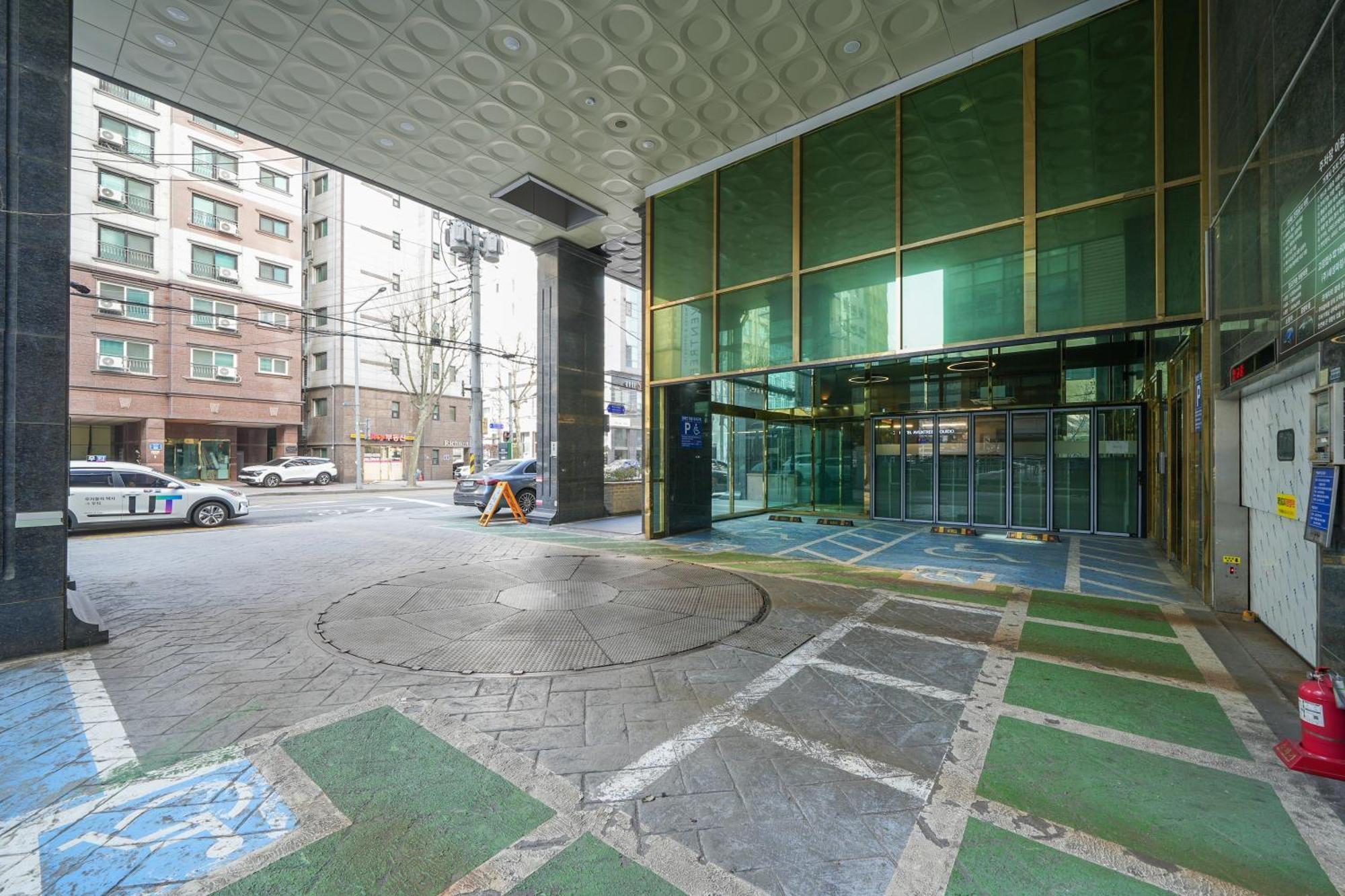 Hotel Aventree Yeouido Сеул Экстерьер фото