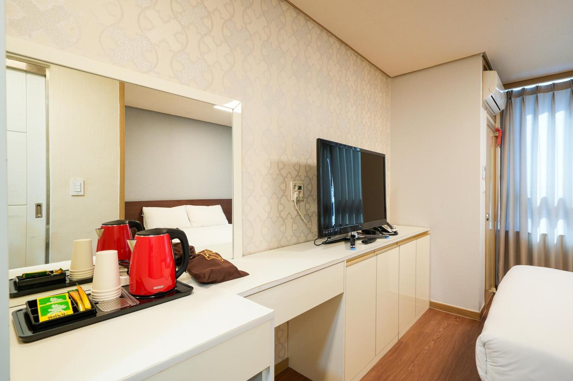 Hotel Aventree Yeouido Сеул Номер фото