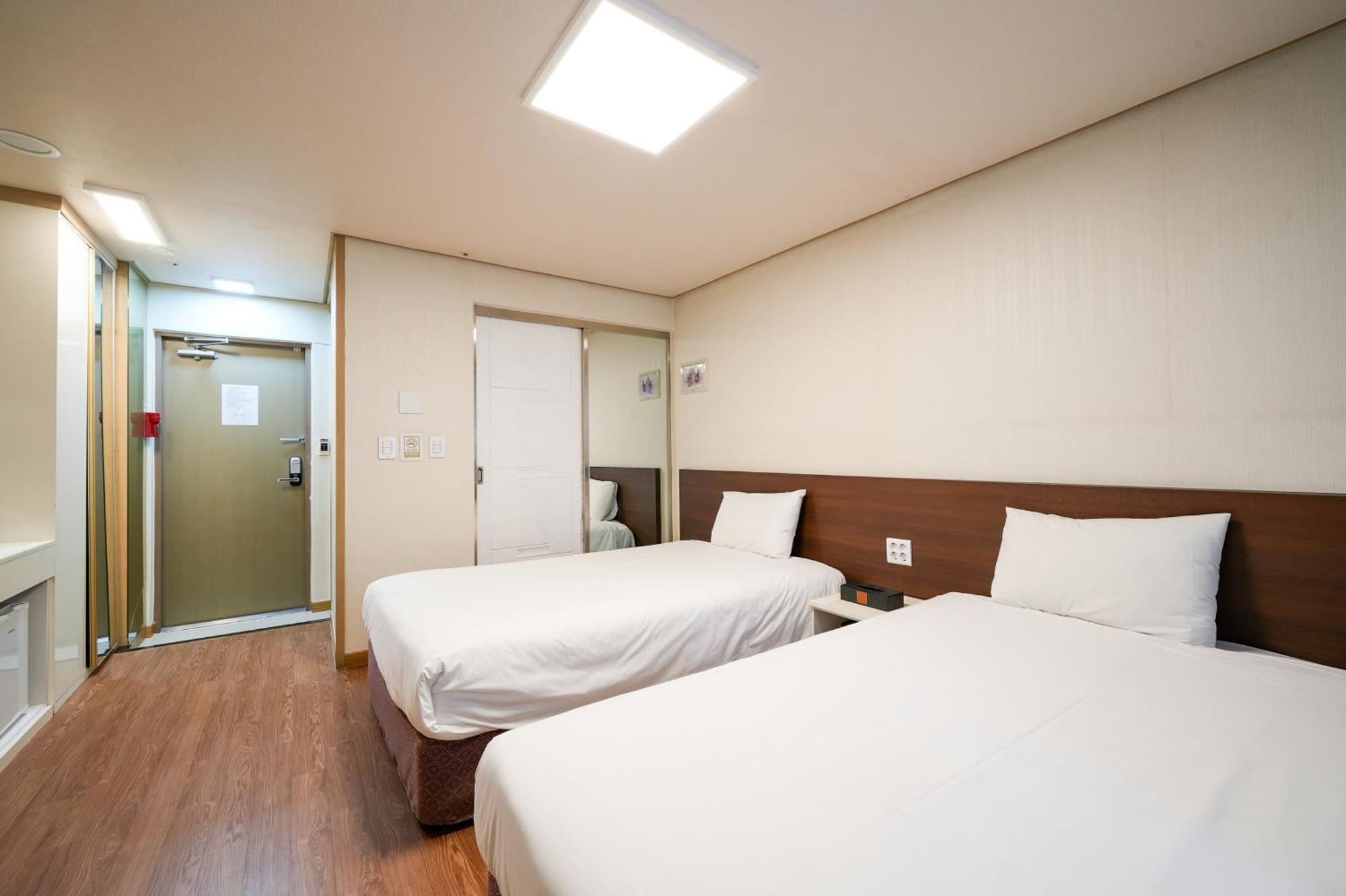 Hotel Aventree Yeouido Сеул Номер фото