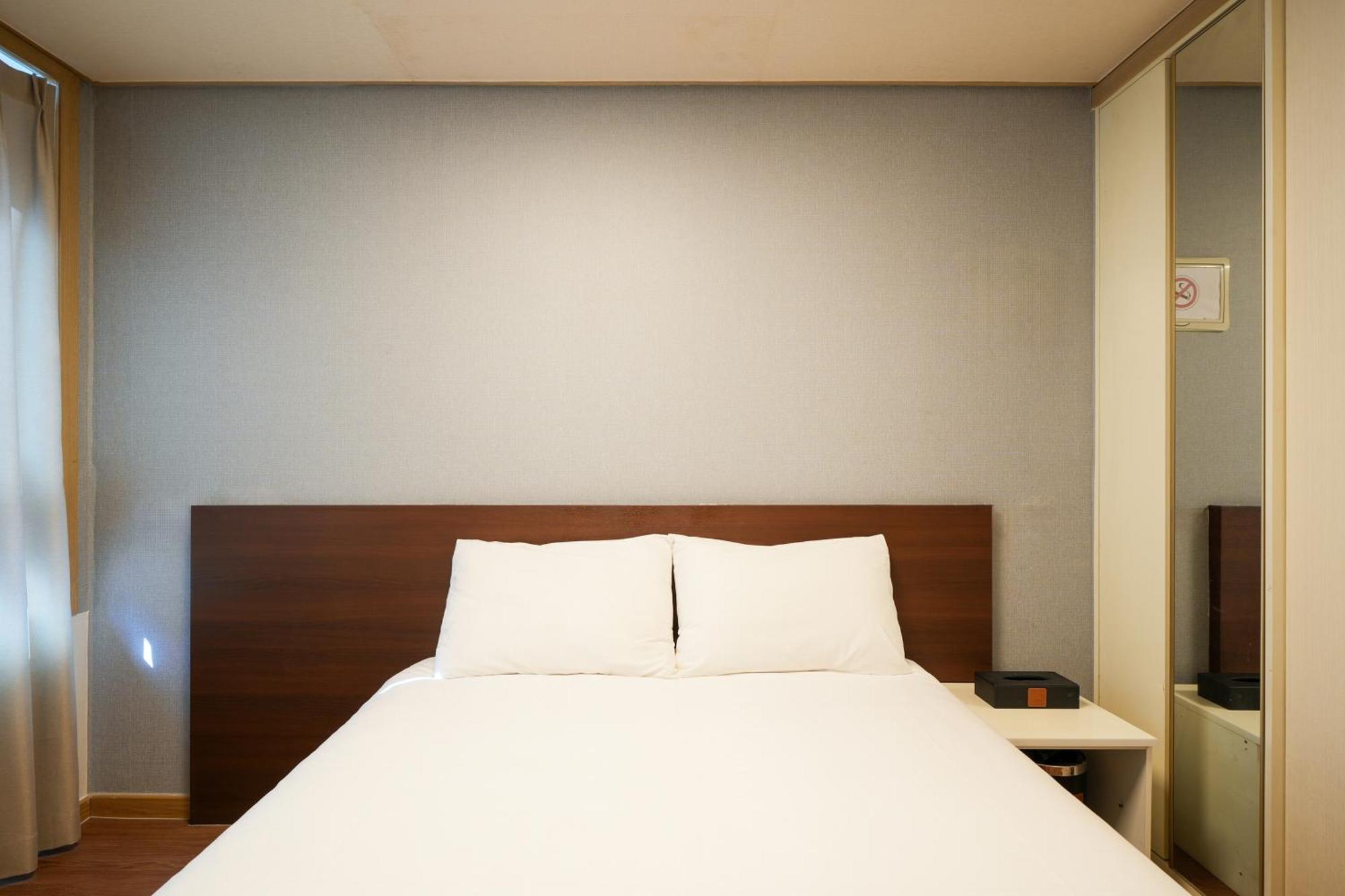 Hotel Aventree Yeouido Сеул Номер фото